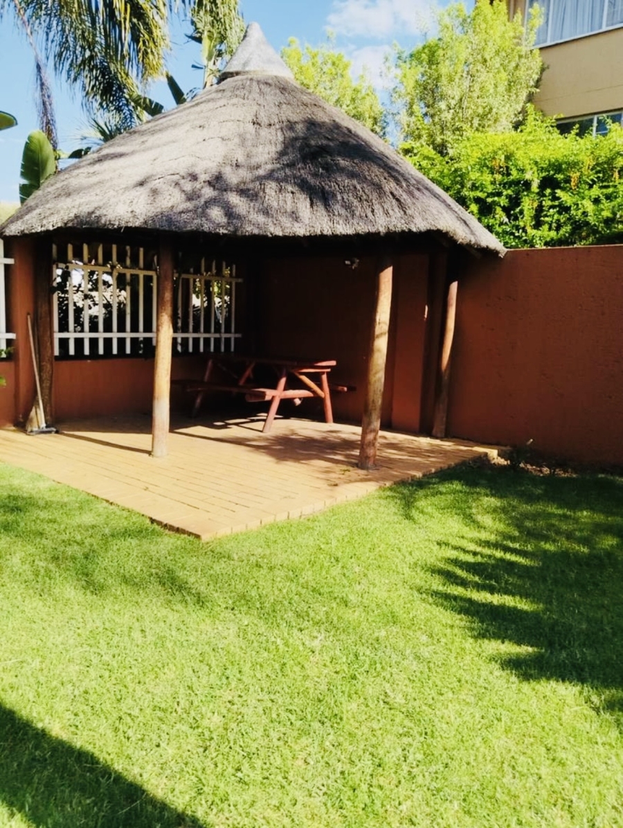 To Let 3 Bedroom Property for Rent in Weltevreden Park Gauteng