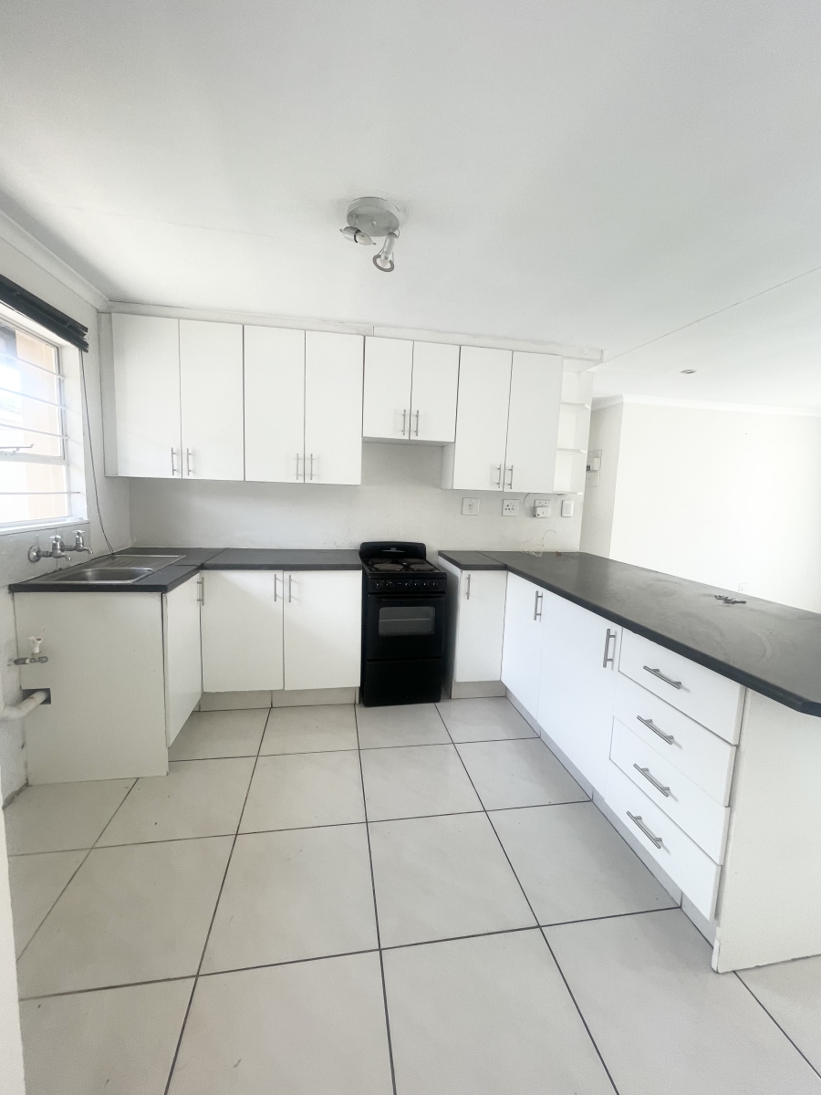 To Let 2 Bedroom Property for Rent in Sunninghill Gauteng