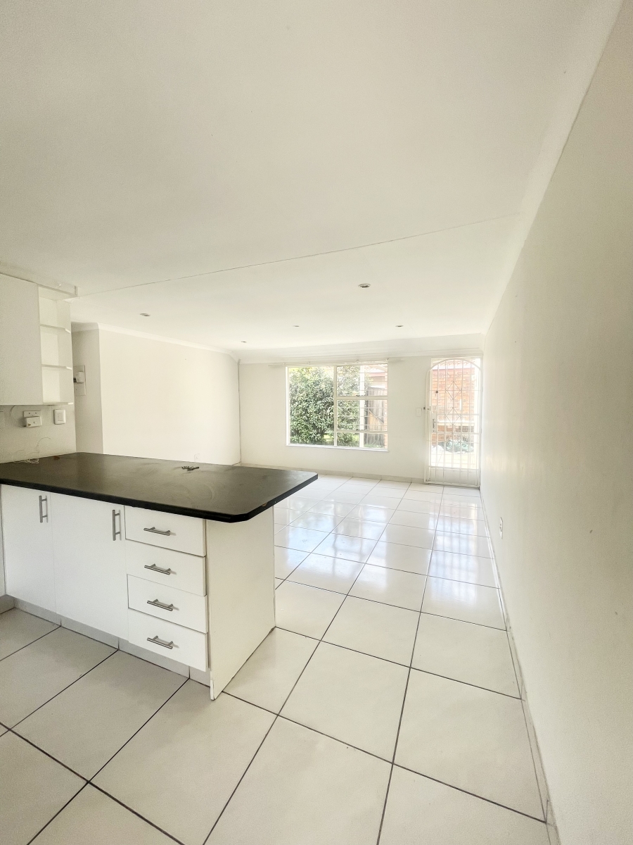 To Let 2 Bedroom Property for Rent in Sunninghill Gauteng