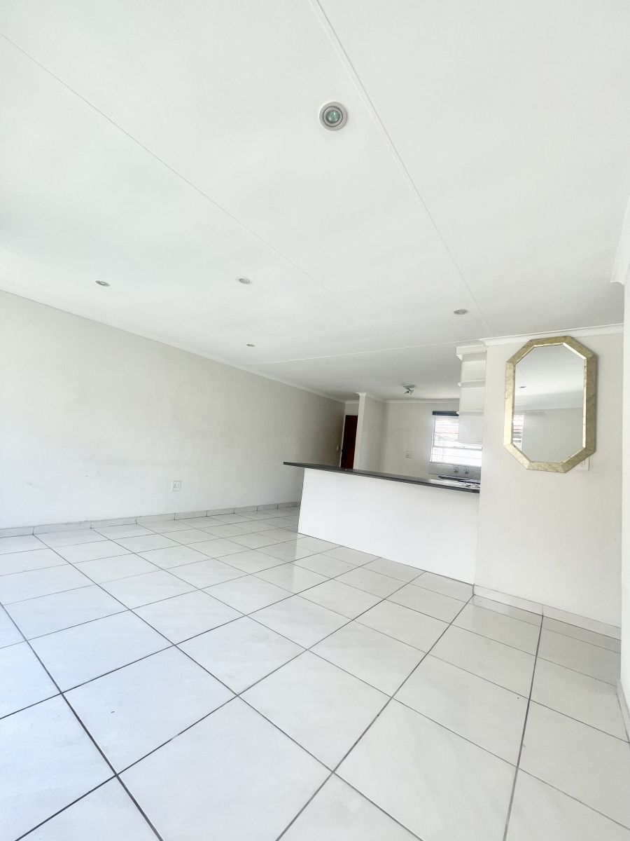 To Let 2 Bedroom Property for Rent in Sunninghill Gauteng