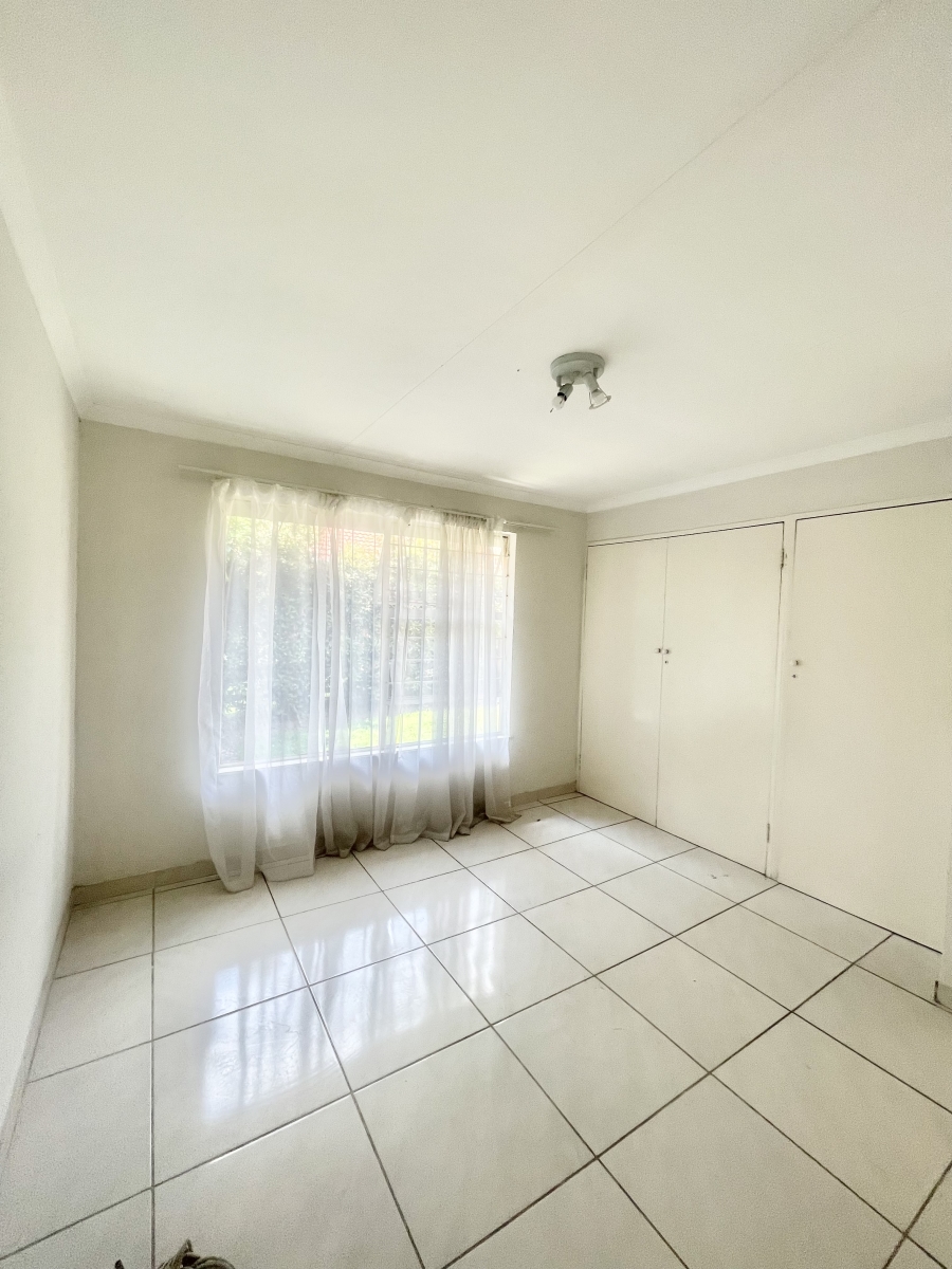 To Let 2 Bedroom Property for Rent in Sunninghill Gauteng