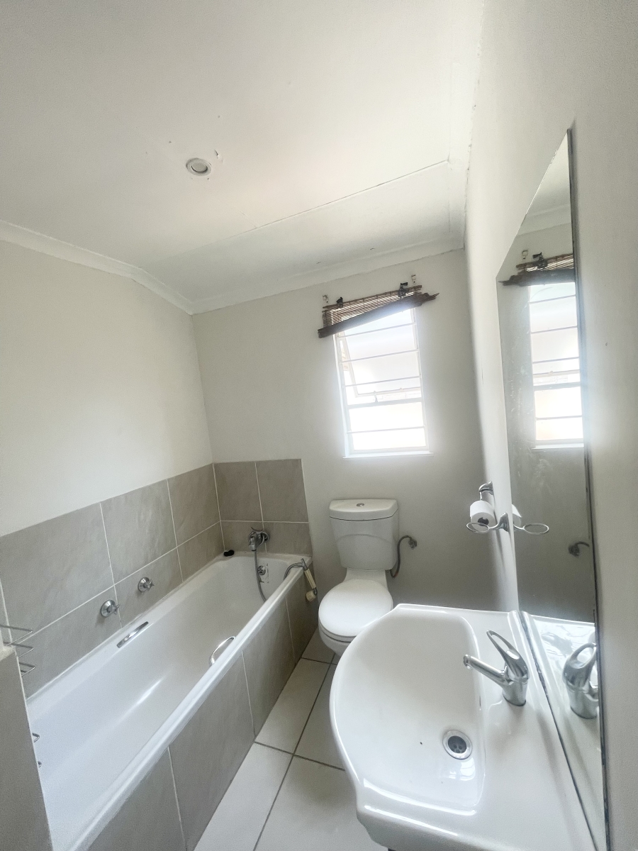 To Let 2 Bedroom Property for Rent in Sunninghill Gauteng