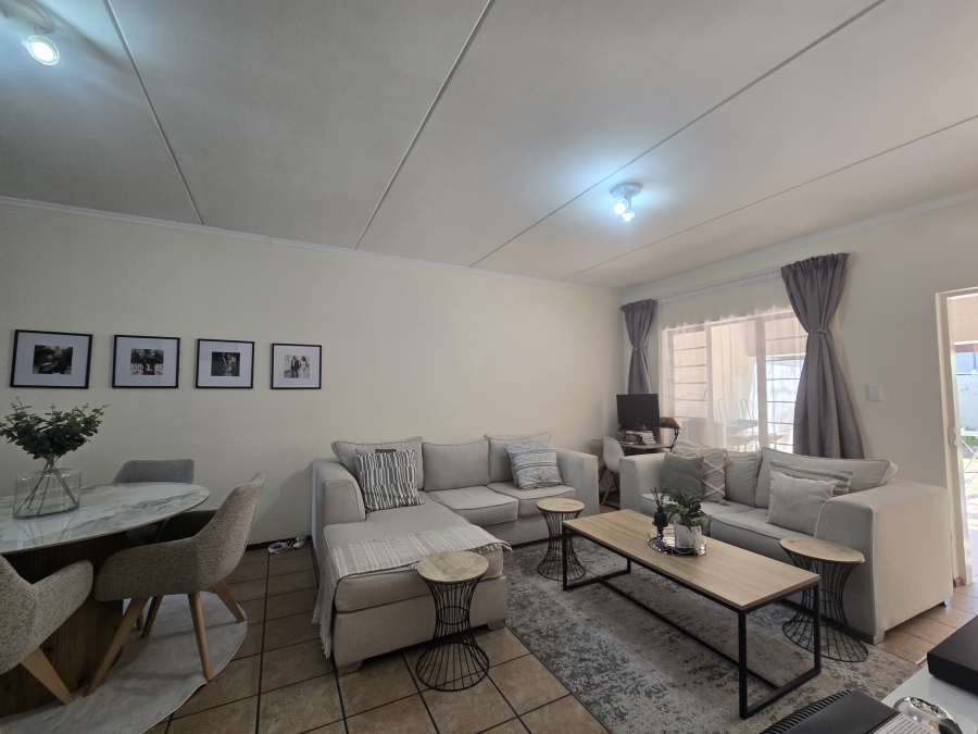 To Let 2 Bedroom Property for Rent in Sunninghill Gauteng