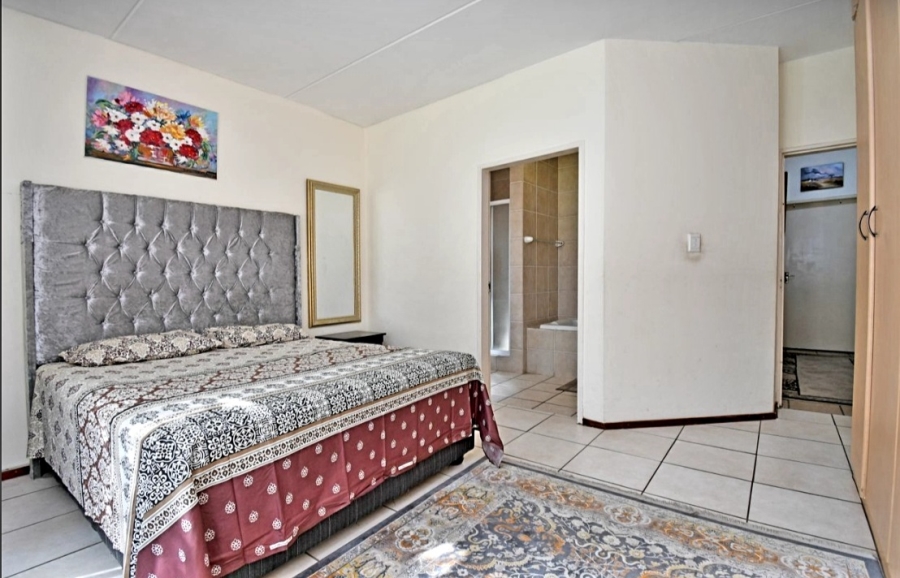 To Let 2 Bedroom Property for Rent in Sunninghill Gauteng
