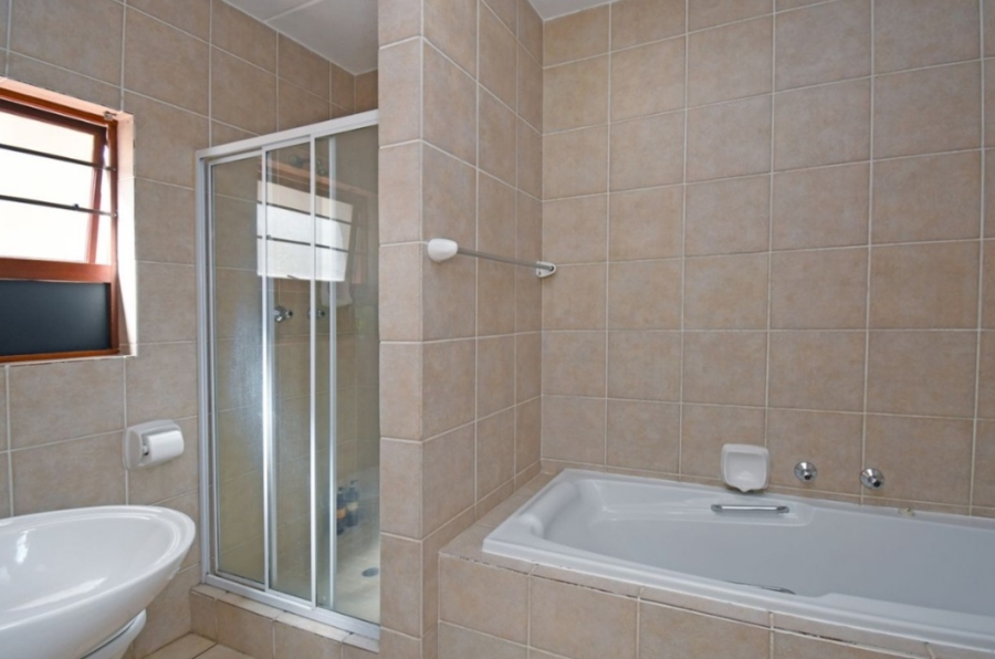 To Let 2 Bedroom Property for Rent in Sunninghill Gauteng
