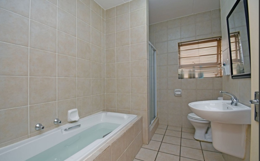 To Let 2 Bedroom Property for Rent in Sunninghill Gauteng