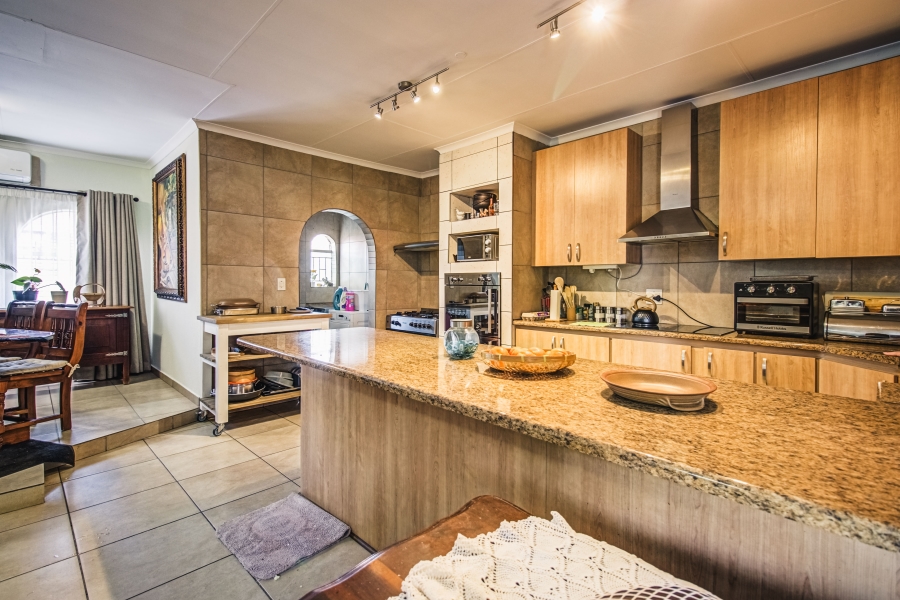 3 Bedroom Property for Sale in Glen Marais Gauteng