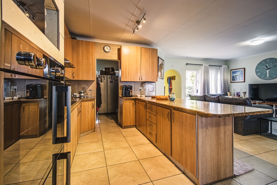 3 Bedroom Property for Sale in Glen Marais Gauteng