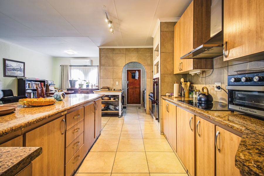 3 Bedroom Property for Sale in Glen Marais Gauteng