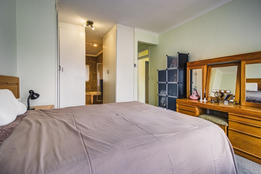 3 Bedroom Property for Sale in Glen Marais Gauteng
