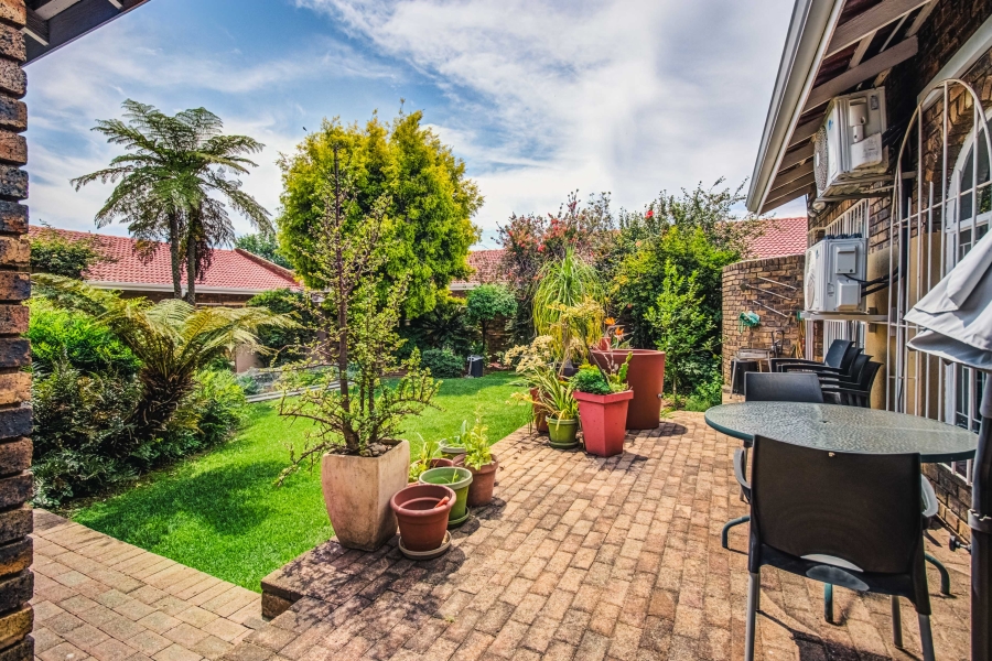 3 Bedroom Property for Sale in Glen Marais Gauteng