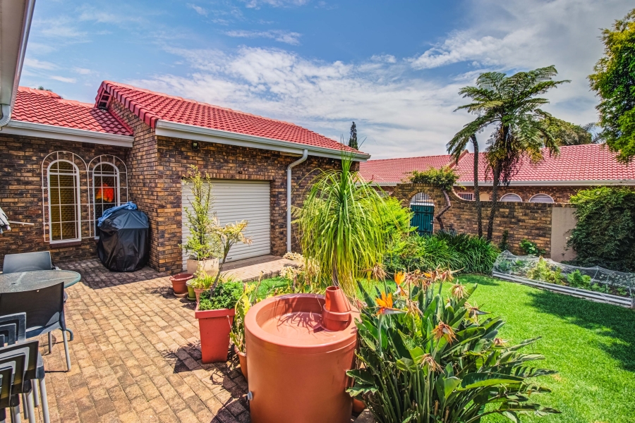 3 Bedroom Property for Sale in Glen Marais Gauteng