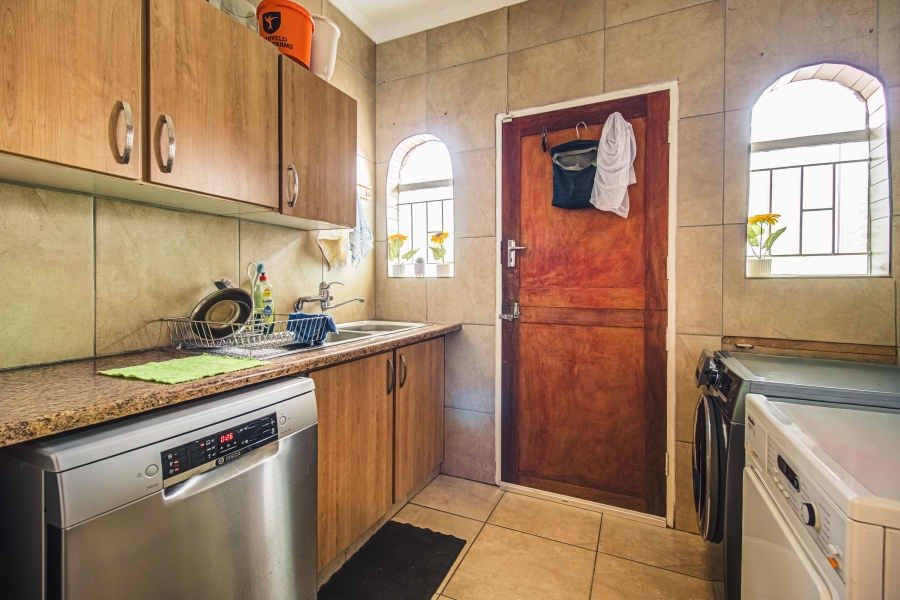 3 Bedroom Property for Sale in Glen Marais Gauteng