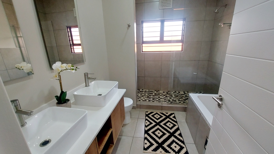 3 Bedroom Property for Sale in Rietvalleirand Gauteng