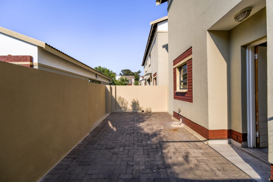 3 Bedroom Property for Sale in Equestria Gauteng