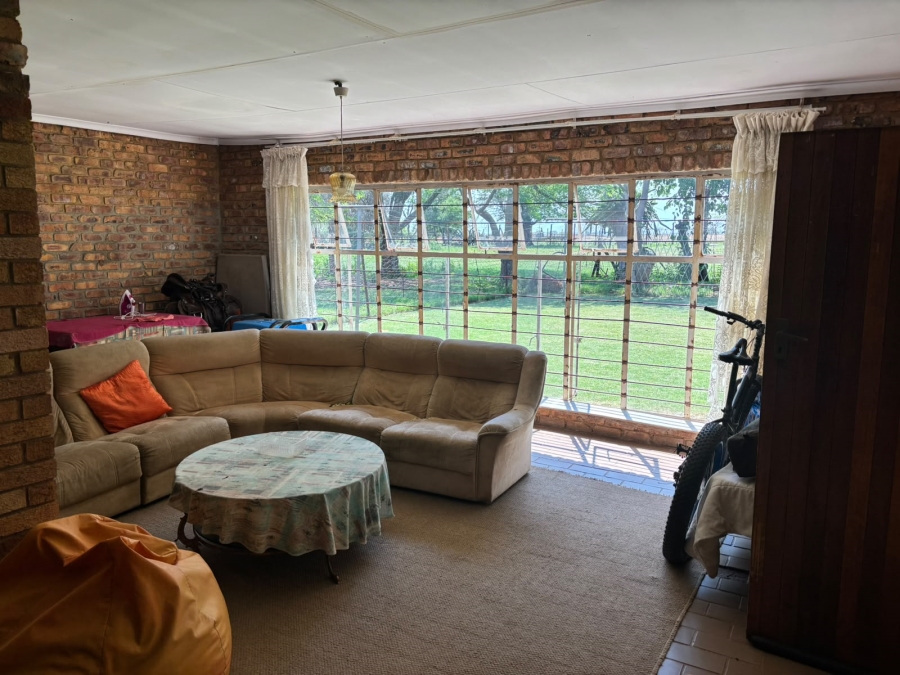 7 Bedroom Property for Sale in Zonkolol Gauteng