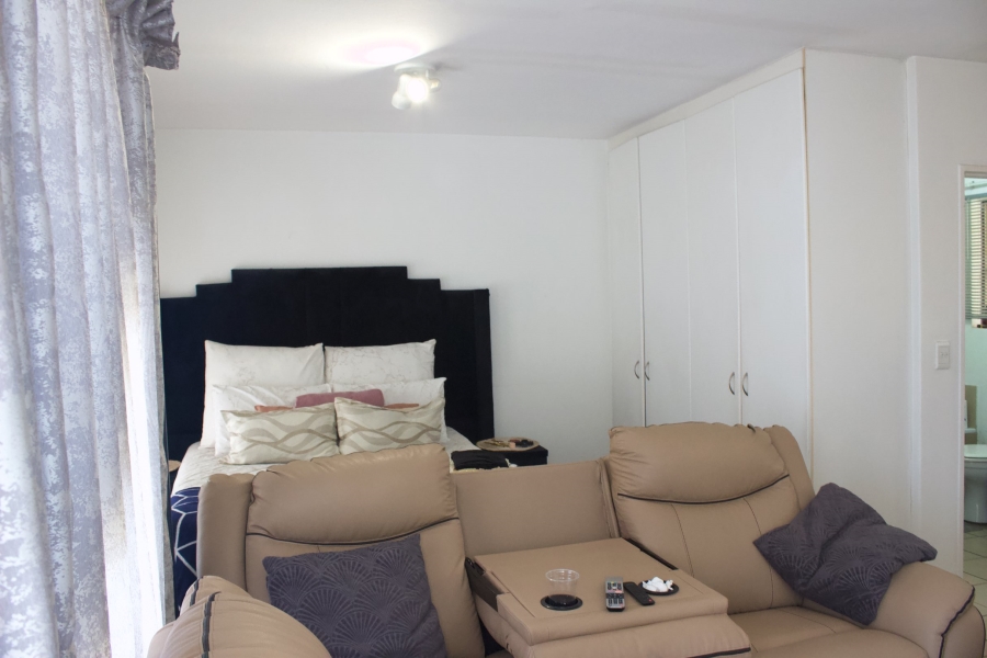 1 Bedroom Property for Sale in Esther Park Gauteng