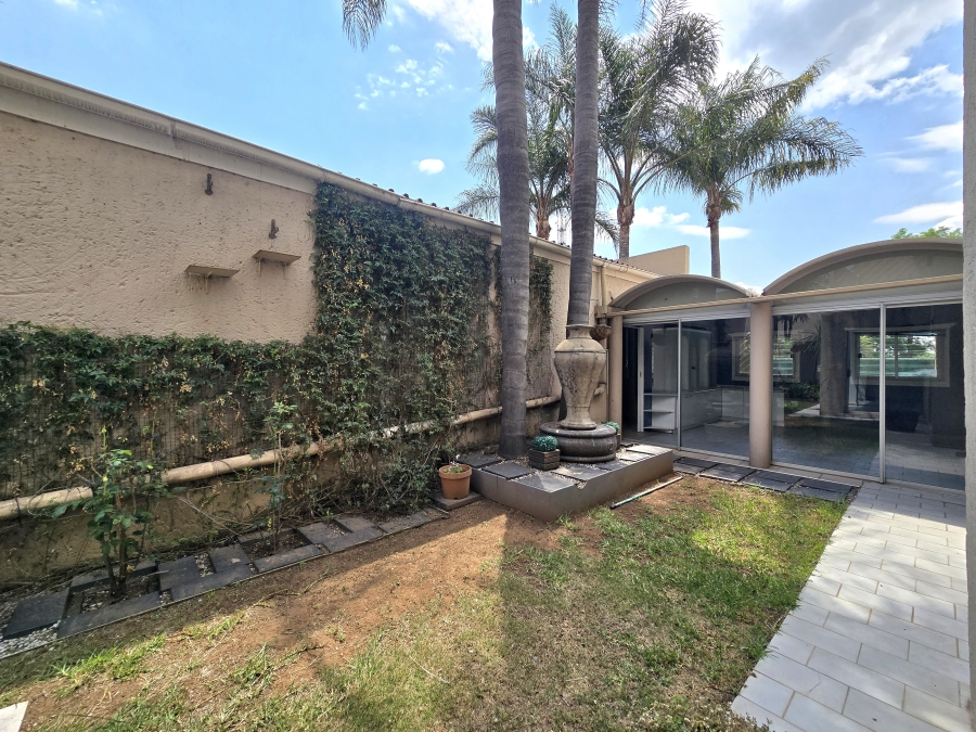 5 Bedroom Property for Sale in New Redruth Gauteng