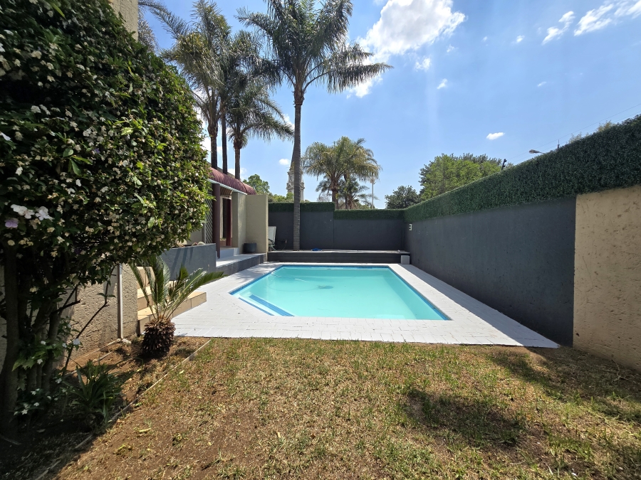 5 Bedroom Property for Sale in New Redruth Gauteng