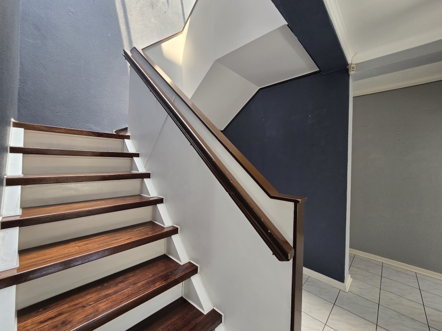 5 Bedroom Property for Sale in New Redruth Gauteng