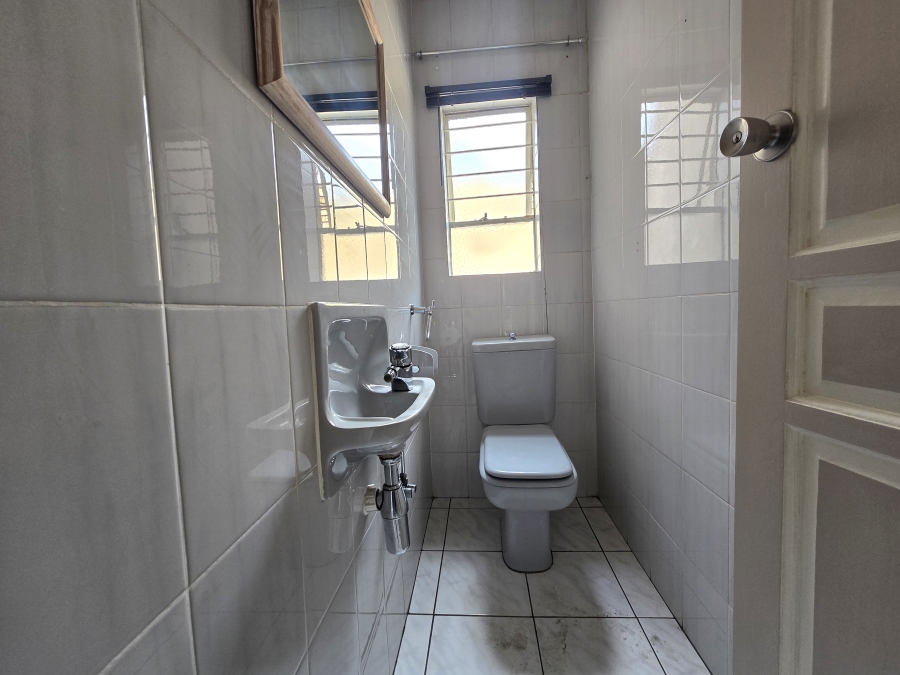 5 Bedroom Property for Sale in New Redruth Gauteng