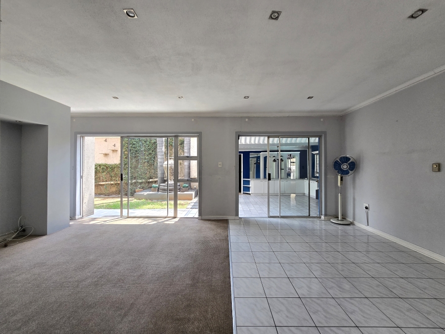 5 Bedroom Property for Sale in New Redruth Gauteng