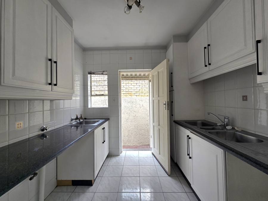 5 Bedroom Property for Sale in New Redruth Gauteng