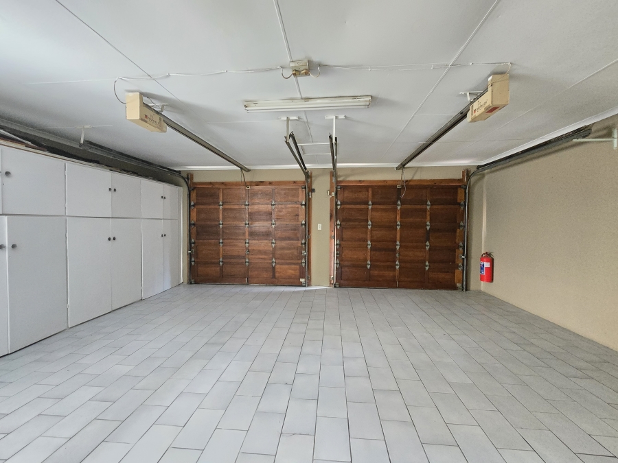 5 Bedroom Property for Sale in New Redruth Gauteng