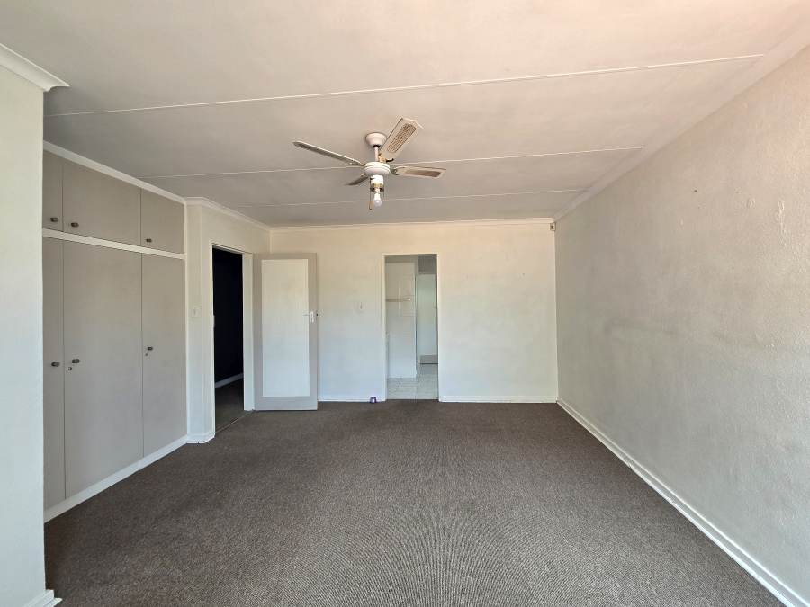 5 Bedroom Property for Sale in New Redruth Gauteng