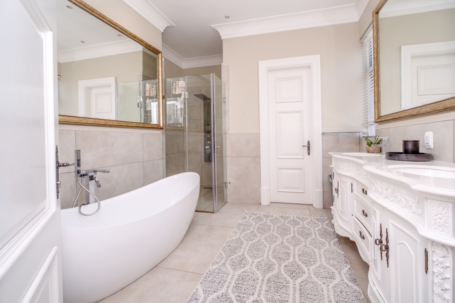 5 Bedroom Property for Sale in Bryanston Gauteng