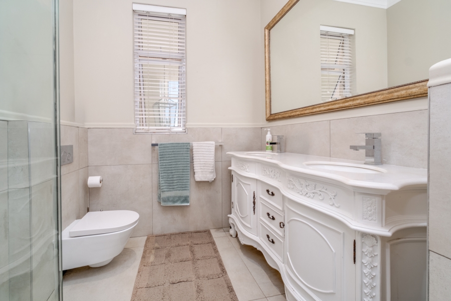 5 Bedroom Property for Sale in Bryanston Gauteng