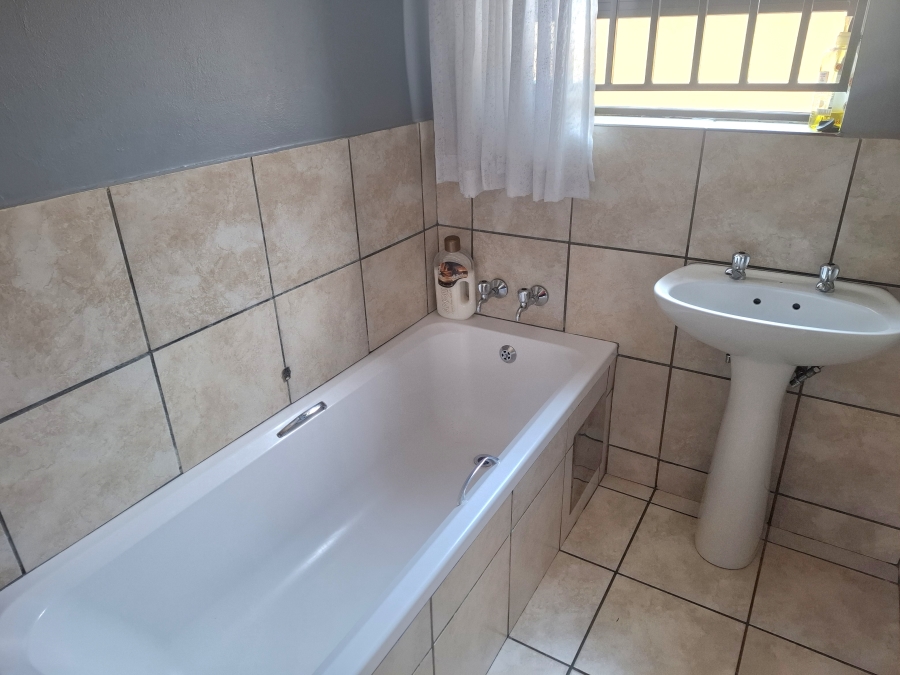 2 Bedroom Property for Sale in Glen Harvie Gauteng