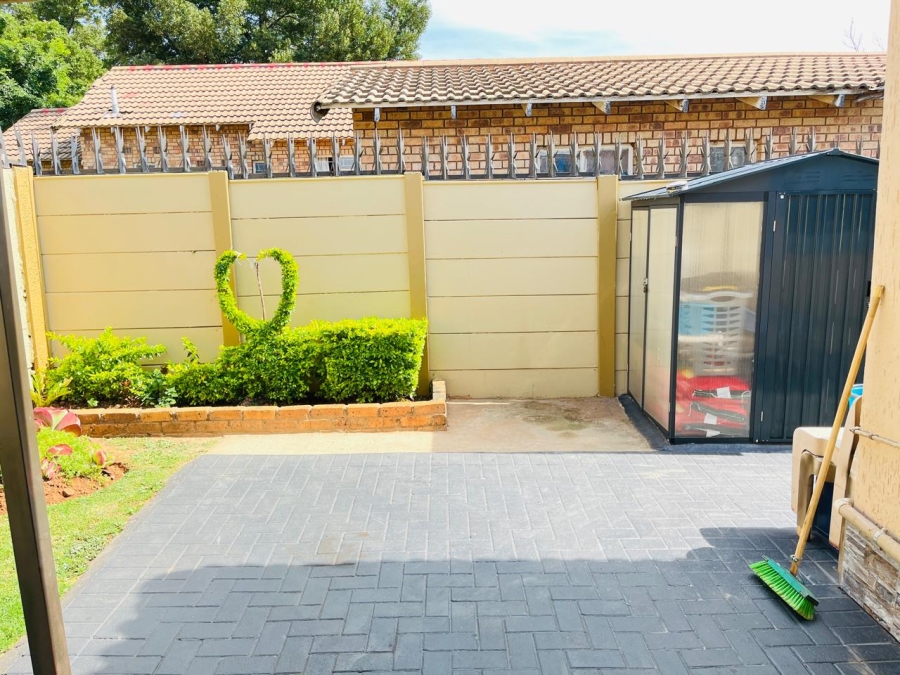 2 Bedroom Property for Sale in Glen Harvie Gauteng