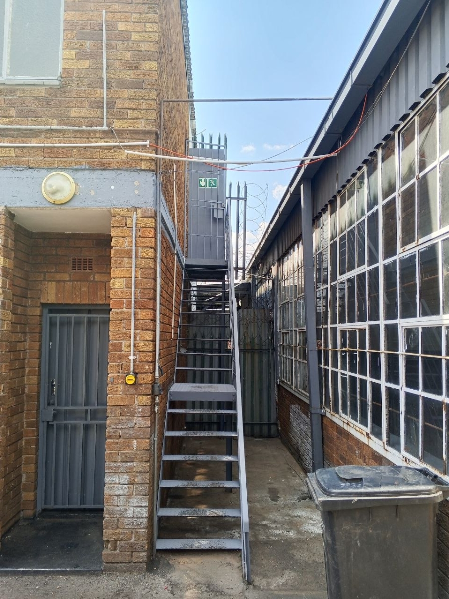 To Let Commercial Property for Rent in Spartan Gauteng