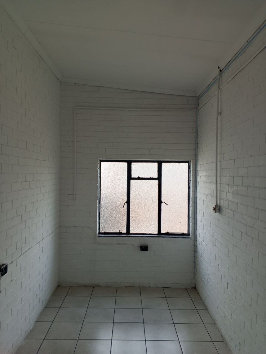 To Let Commercial Property for Rent in Spartan Gauteng