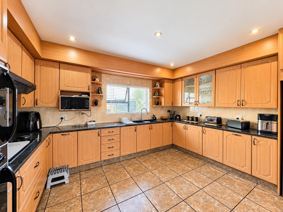 4 Bedroom Property for Sale in Sunair Park Gauteng