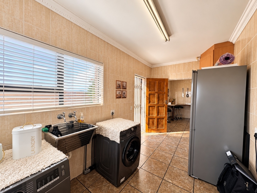 4 Bedroom Property for Sale in Sunair Park Gauteng