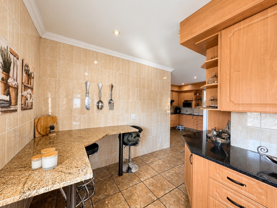 4 Bedroom Property for Sale in Sunair Park Gauteng