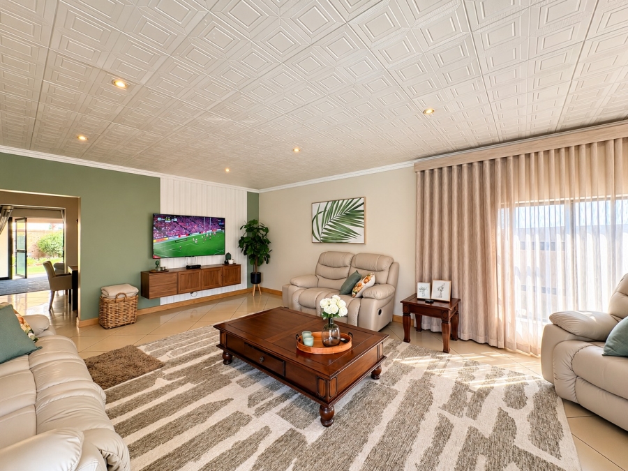 4 Bedroom Property for Sale in Sunair Park Gauteng