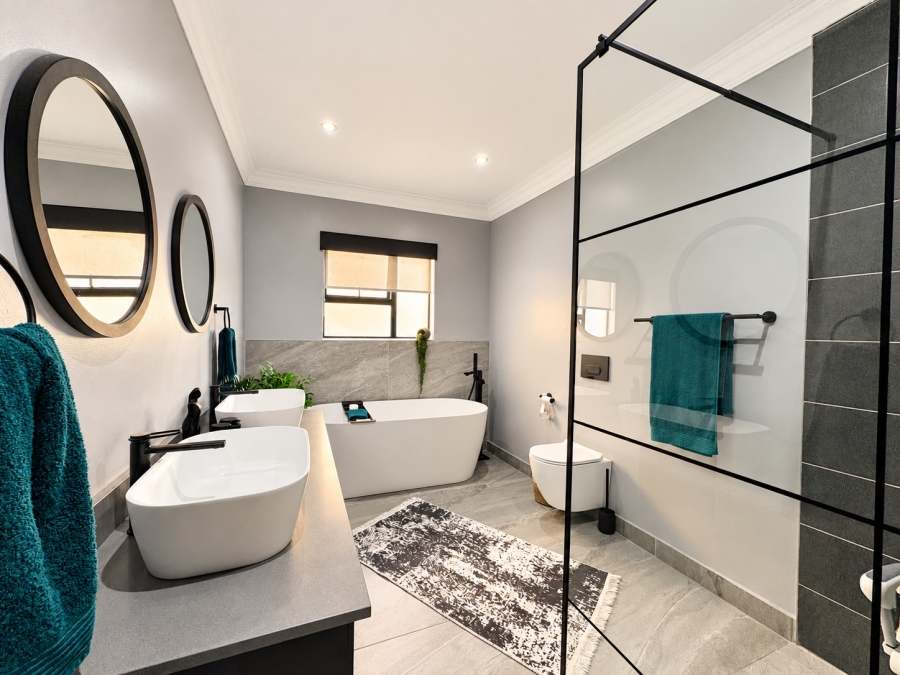 4 Bedroom Property for Sale in Sunair Park Gauteng