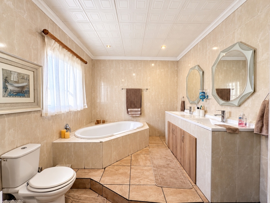4 Bedroom Property for Sale in Sunair Park Gauteng