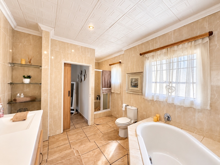 4 Bedroom Property for Sale in Sunair Park Gauteng