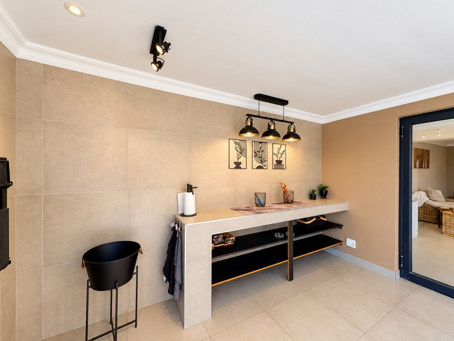 4 Bedroom Property for Sale in Sunair Park Gauteng