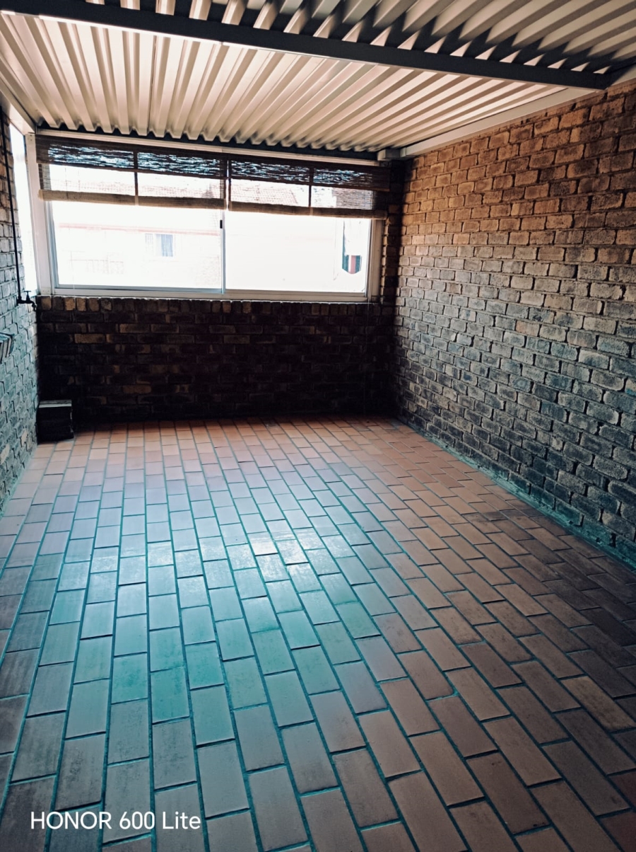 3 Bedroom Property for Sale in Terenure Gauteng