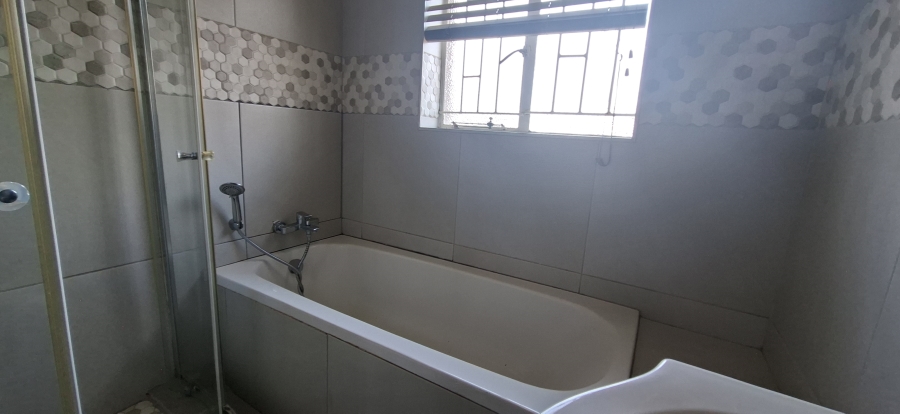 3 Bedroom Property for Sale in Wentworth Park Gauteng