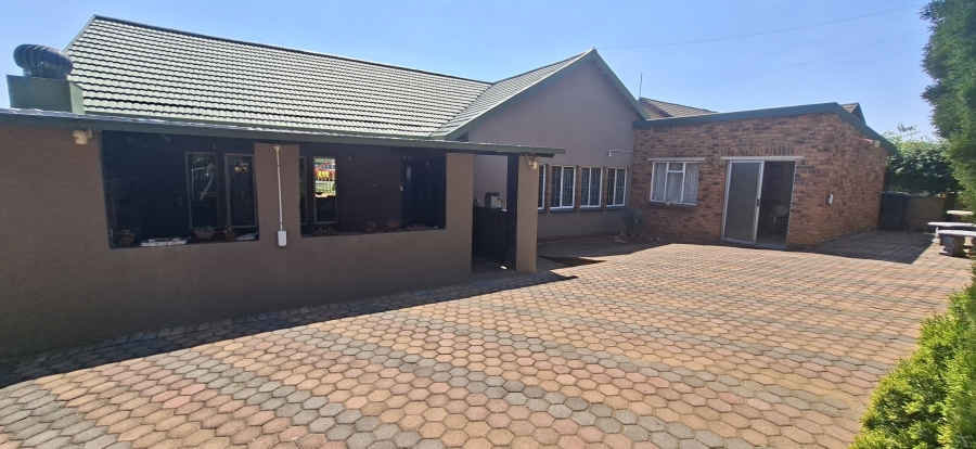 3 Bedroom Property for Sale in Wentworth Park Gauteng