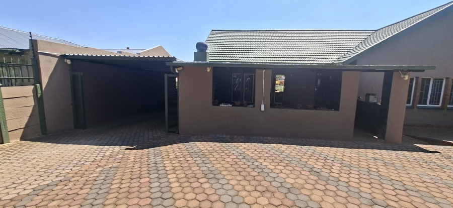 3 Bedroom Property for Sale in Wentworth Park Gauteng
