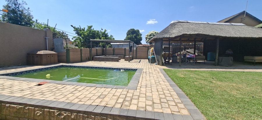 3 Bedroom Property for Sale in Wentworth Park Gauteng