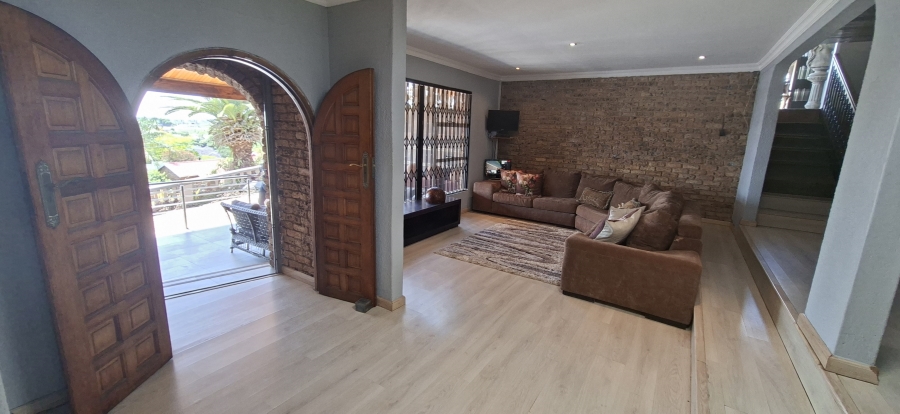 5 Bedroom Property for Sale in Noordheuwel Gauteng
