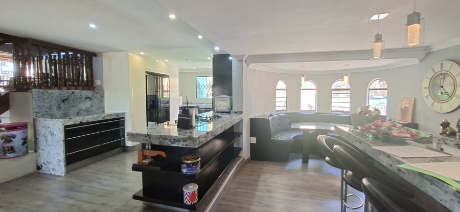 5 Bedroom Property for Sale in Noordheuwel Gauteng